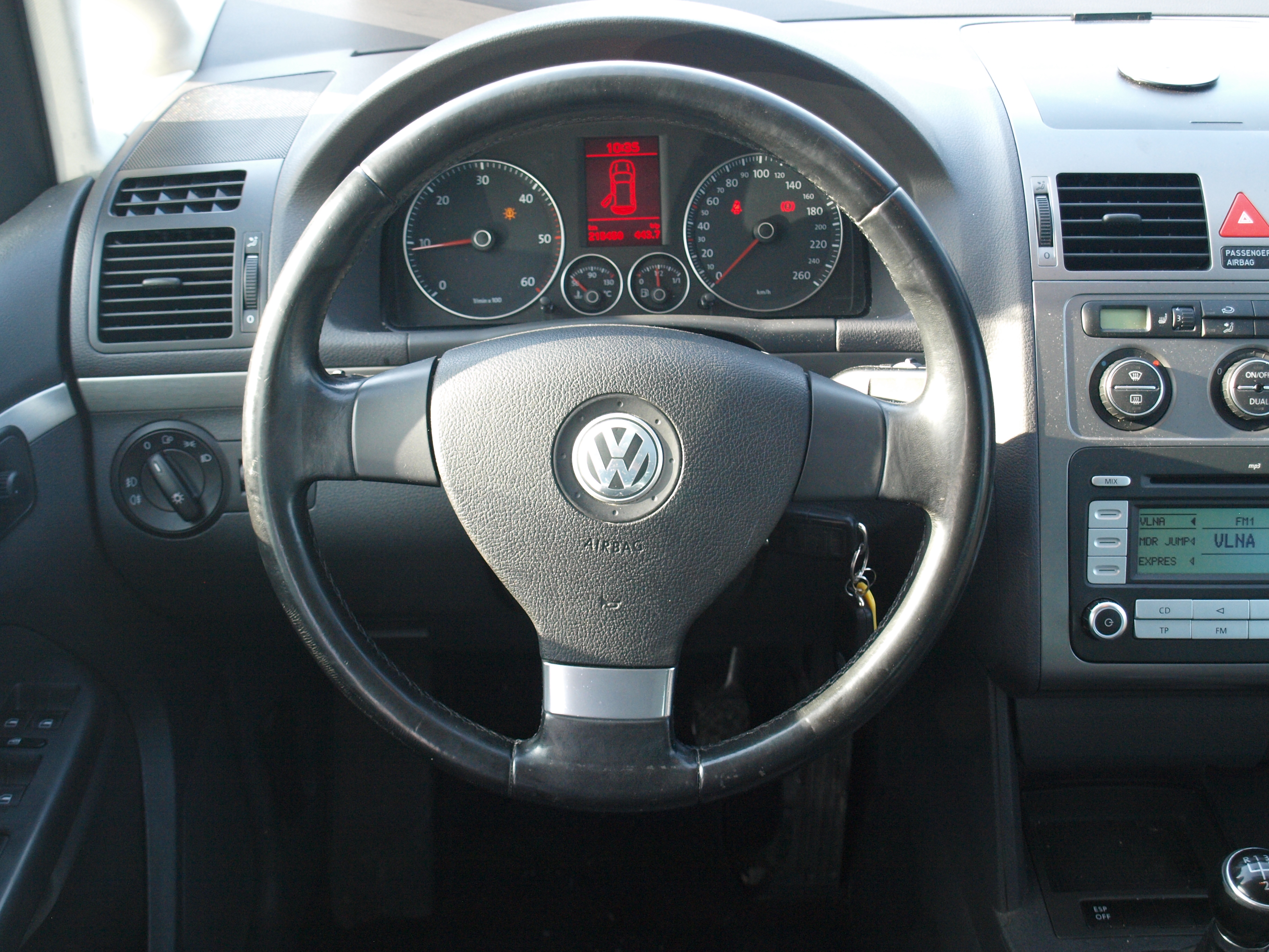 VW Touran 1,9 TDI HIGHLINE  - 257.jpg