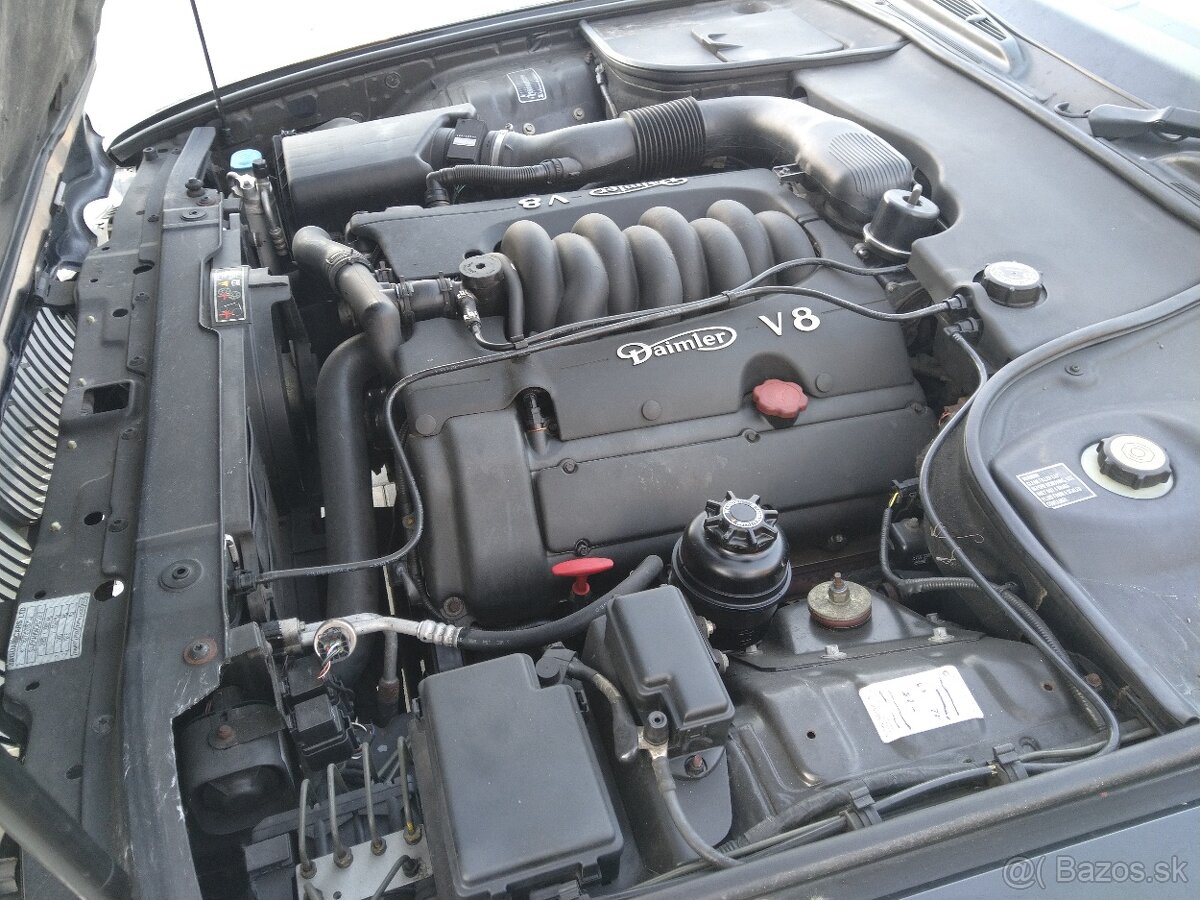 Jaguár XJ8 Daimler 4,0 V8  LONG - 60.jpg