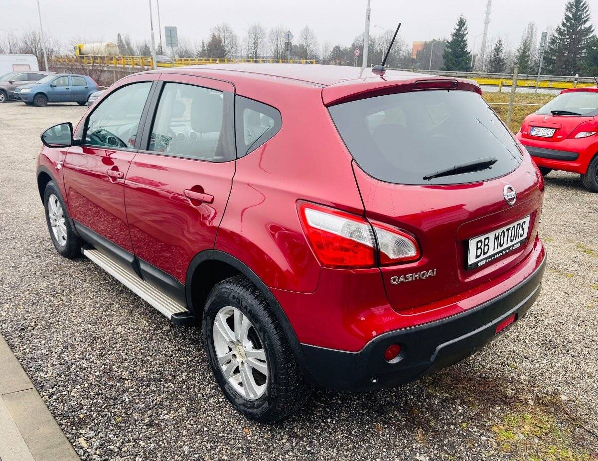Nissan Qashqai 2,0 dci - 1539.jpg